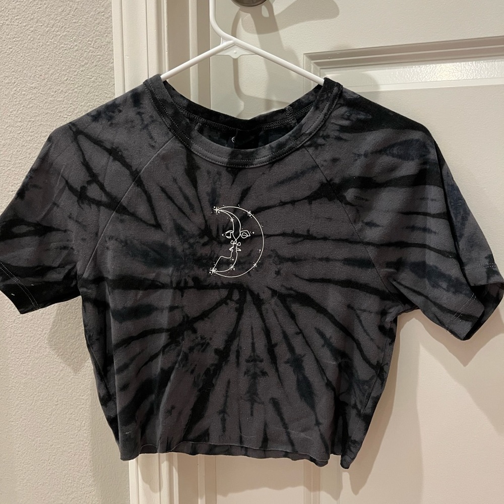 Pacsun tye dye moon baby tee